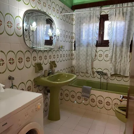 Bougainvillea House * Ахарави