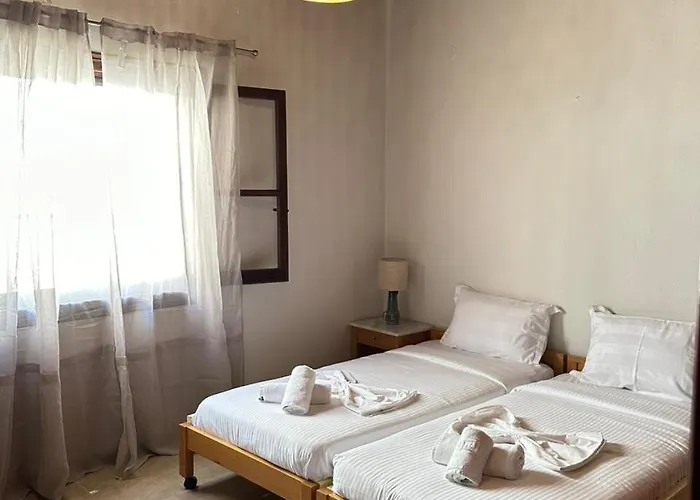 Bougainvillea House * 阿查拉维
