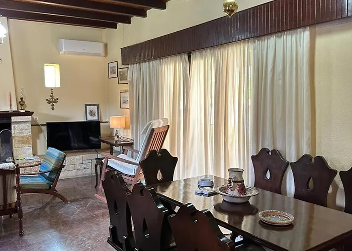 Дом отдыха Bougainvillea House Ахарави