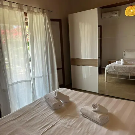 Nyaraló Bougainvillea House Aharávi